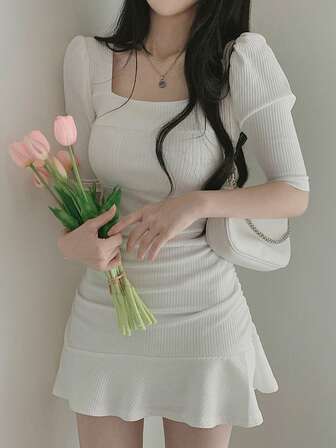 素色方領褶邊荷葉邊連衣裙