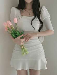 素色方領褶邊荷葉邊連衣裙