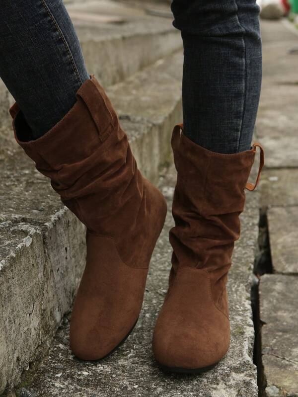 Botas arrugadas de serraje falso con diseño de puntada plataforma