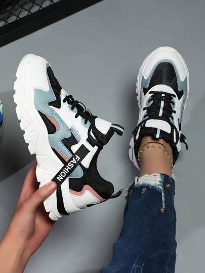 2026新款女鞋，时尚网面透气字母系带厚底休闲鞋，百搭春秋运动鞋，建议选购大一码。