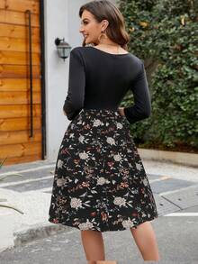 Floral Print A-line Dress - Black - View 2