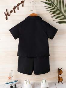 男嬰字母圖案翻蓋細節襯衫和短褲附T恤 - 黑色 - 查看 2