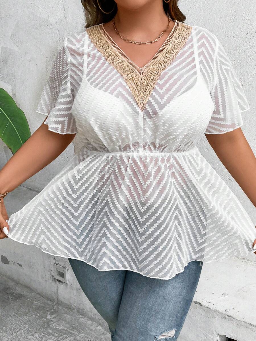 SHEIN LUNE 大碼蕾絲拼接荷葉邊下擺襯衫不附文胸 - 白色 - 查看 1