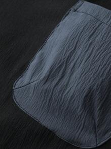 Manfinity Hypemode Men Contrast Panel Patched Pocket Tee - Black - View 4