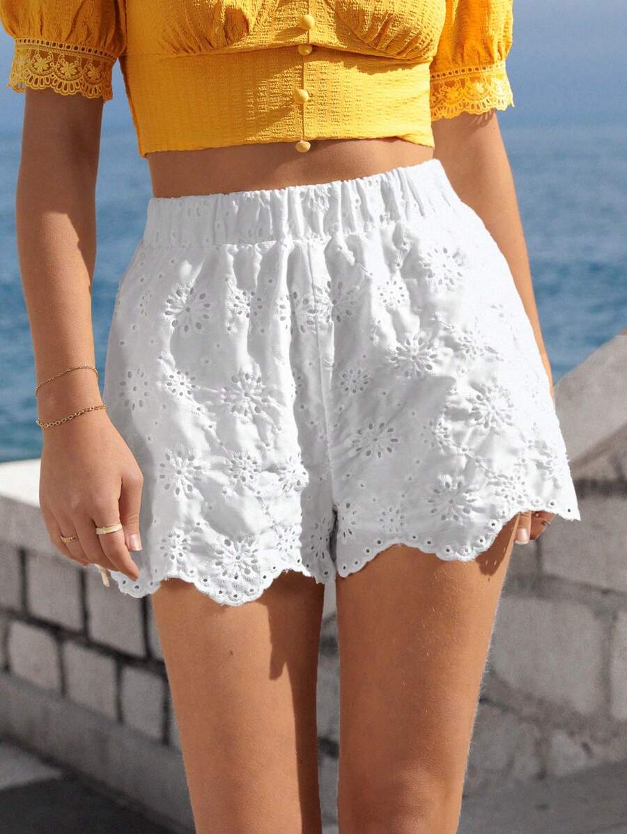 SHEIN VCAY Solid Scallop Trim Schiffy Shorts - White - View 1