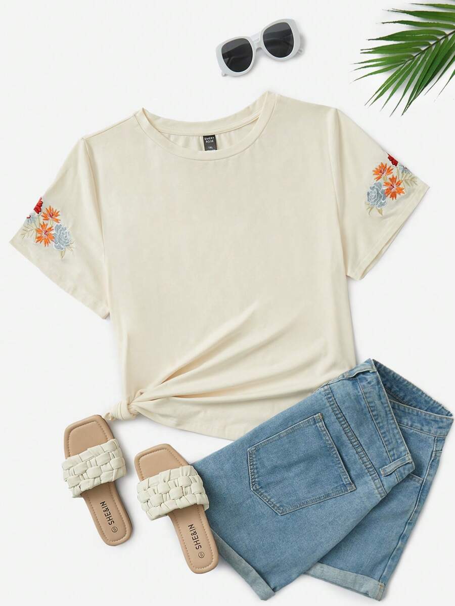 SHEIN LUNE Áo thun Plus size Thêu Hoa Giải trí - Màu be - Xem 1