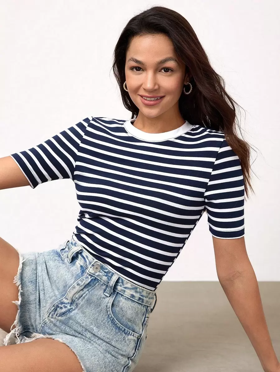 SHEIN BASICS Áo thun nữ cổ tròn tay ngắn in họa tiết sọc ôm sát - Màu xanh hải quân - Xem 1