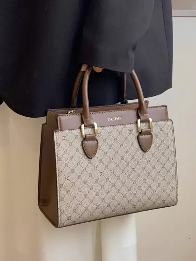 Dedoo 这款女士新款复古时尚百搭中年奢华欧美大容量斜挎包，适合旅行、购物、聚会等各种场合，是女士手提包的理想之选。这款包散发着老钱的魅力，优雅迷人，是女士工作包中的亮点，也是馈赠亲友的绝佳礼物。