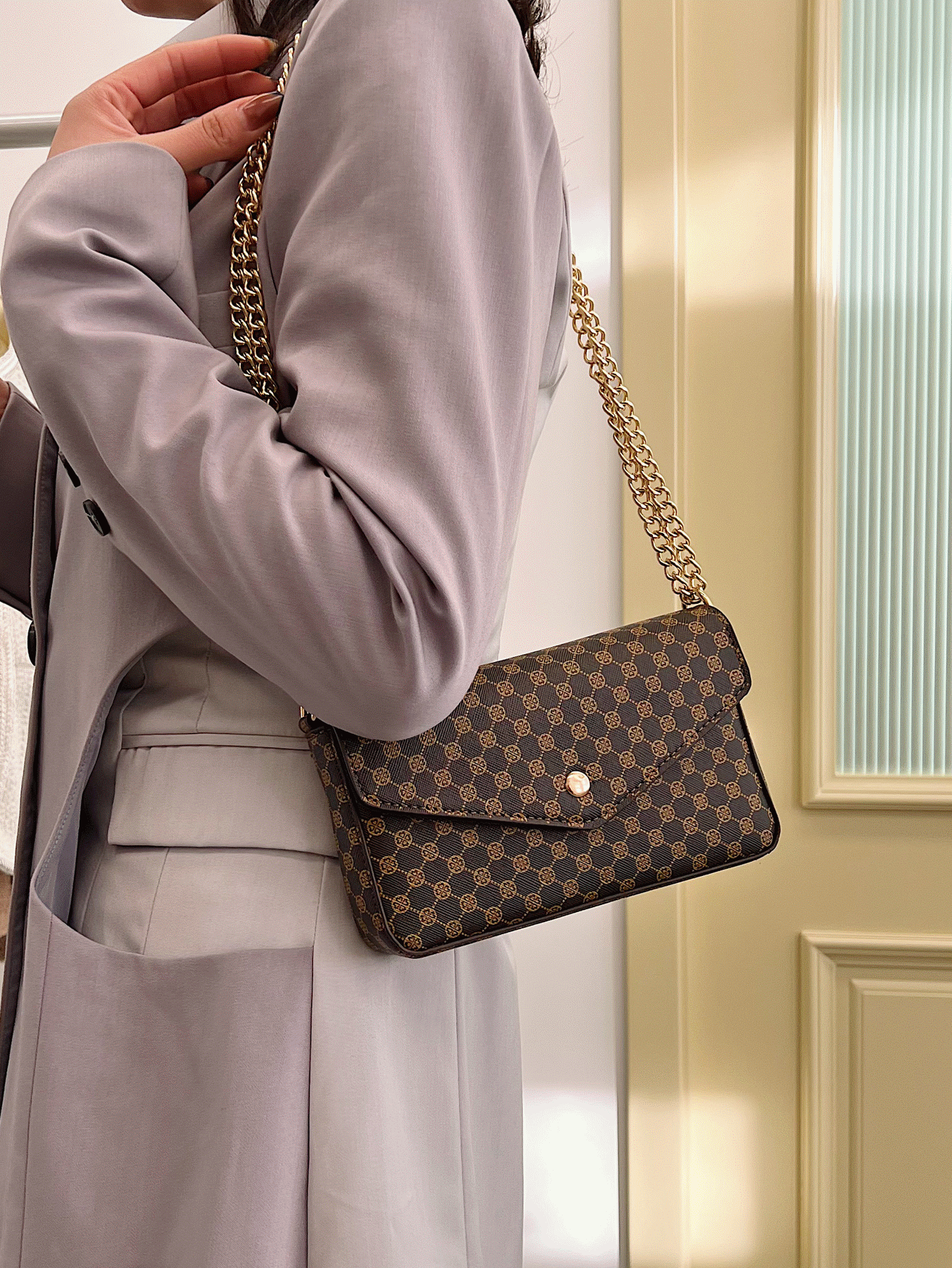 老派風格，經典印花圖案女士斜背鏈帶包，適用於青少年女孩、大學生、新手和白領工人，非常適合辦公室、學院、工作、商務和通勤 - 咖啡棕 - 查看 2