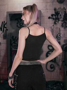 ROMWE Grunge Punk 字母前拉鍊吊帶短上衣 - 黑色 - 查看 2