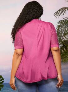 SHEIN CURVE+ Áo thun Plus size Tương phản ren Nút phía trước màu trơn Giải trí - Màu Hồng Tươi - Xem 2