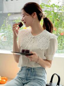 DAZY 蕾絲拼接誇大領口泡泡袖襯衫