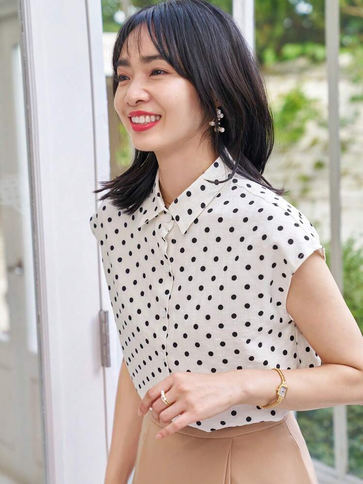 DAZY เสื้อเบลาส์ ครอป ลายจุด แขนค้างคาว - สีขาว - ดู 7