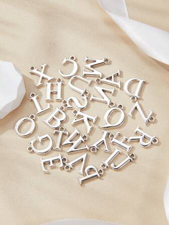 26个时尚亮面英文字母饰品配件吊坠，适合DIY手链和项链