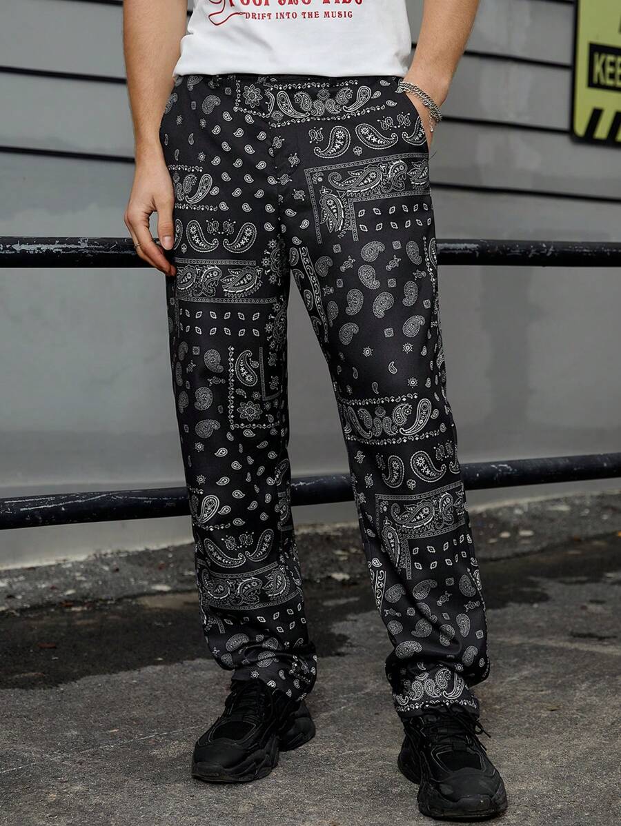 GENTILAND Hombres Pantalones con estampado de paisley y pañuelo con bolsillo oblicuo - Negro - Ver 1