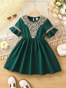 SHEIN Cô gái trẻ ăn mặc cổ điển phong cách màu xanh lá cây với màu sắc tương phản, đường viền cổ tròn nhỏ và tay áo xù, mùa hè - Màu xanh lá cây đậm - Xem 1