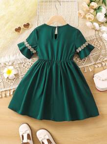 SHEIN Cô gái trẻ ăn mặc cổ điển phong cách màu xanh lá cây với màu sắc tương phản, đường viền cổ tròn nhỏ và tay áo xù, mùa hè - Màu xanh lá cây đậm - Xem 2