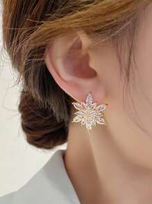 1 对迷人水钻花朵耳钉，适合女士情人节派对