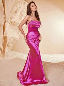 Vestido de satén sin tirantes con abertura y parches de malla - Rosa Fucsia - Ver 3