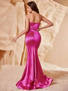 Vestido de satén sin tirantes con abertura y parches de malla - Rosa Fucsia - Ver 2