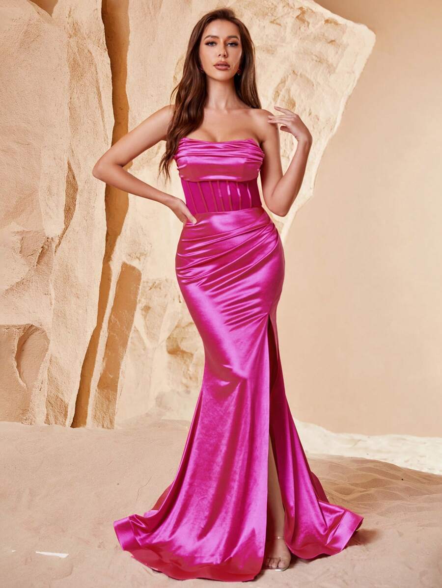 Vestido de satén sin tirantes con abertura y parches de malla - Rosa Fucsia - Ver 1