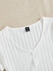 SHEIN EZwear Top tejido de canalé con botón delantero de borde en forma de lechuga - Blanco - Ver 3