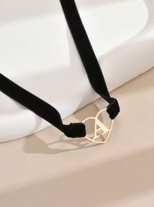 1pc Fashionable Minimalist Black Velvet Circle Shaped Butterfly, Letter, Heart Pendant Necklace For Women Valentines,Mom,Mother,Mother's Day,Gift