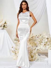 MUXXN Draped Front Satin Mermaid Gown Without Arm Sleeve - White - View 2