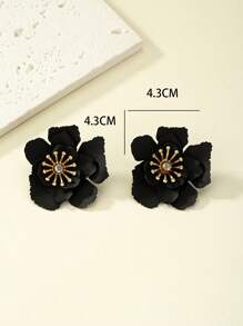 Flower Design Stud Earrings - Black - View 4