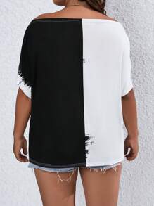SHEIN LUNE Camiseta con estampado de pincelada de hombros descubiertos de manga murciélago - Blanco y Negro - Ver 2
