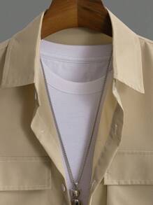 Manfinity EMRG 男士字母補丁細節翻蓋口袋襯衫和腰部抽繩短褲不帶T恤 - 卡其色 - 查看 3