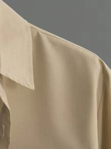 Manfinity EMRG 男士字母補丁細節翻蓋口袋襯衫和腰部抽繩短褲不帶T恤 - 卡其色 - 查看 5