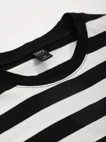 DAZY Men Striped Print Drop Shoulder Tee - Black and White - View 8