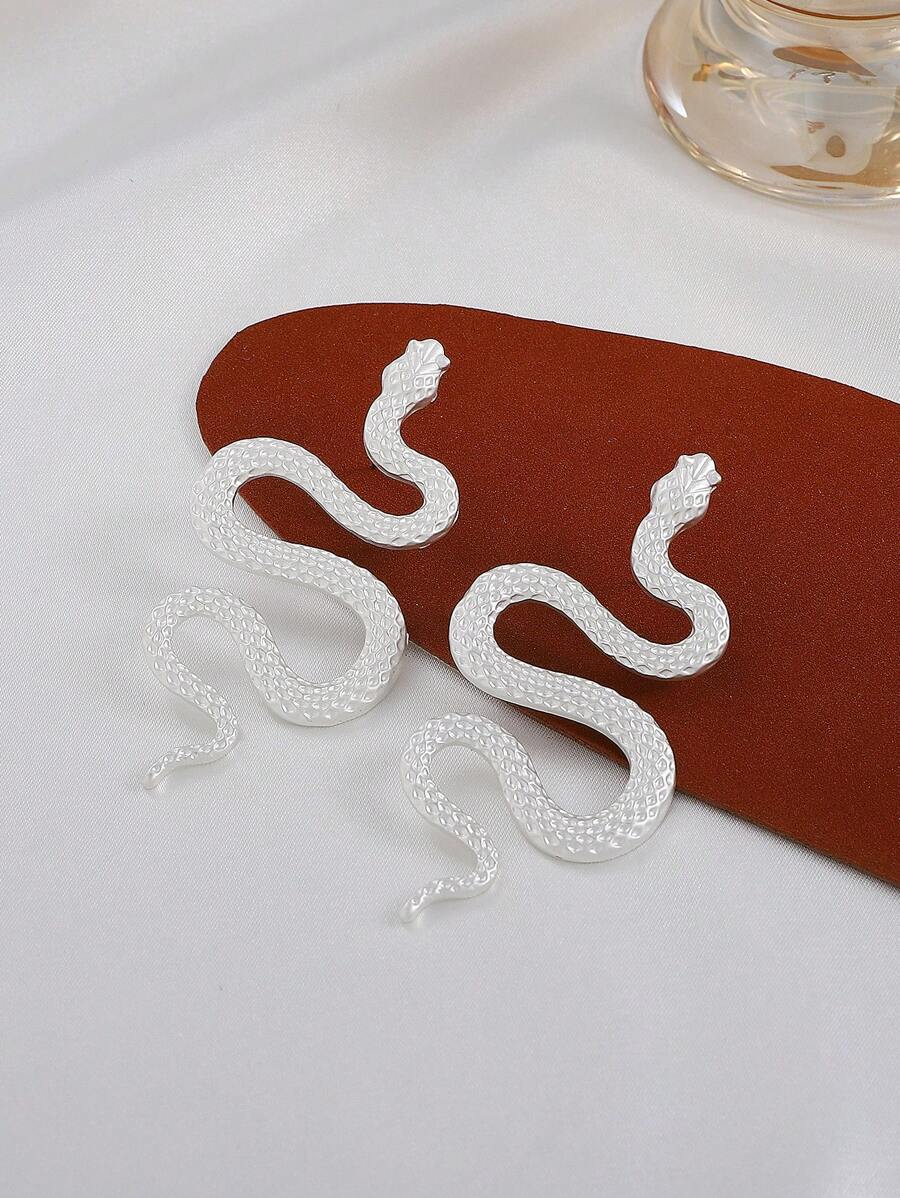 1雙龐克和復古誇張3D金屬質感動物蛇形耳環適用於女士派對和宴會 - 白色 - 查看 1
