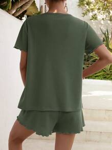 SHEIN 孕婦華夫格編織木耳邊T恤和前繫帶短褲 - 軍綠色 - 查看 2