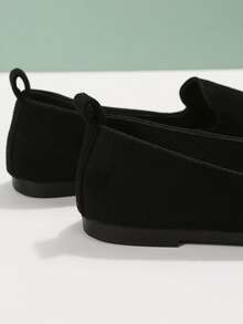 女士極簡尖頭優雅黑色樂福鞋 - 黑色 - 查看 3