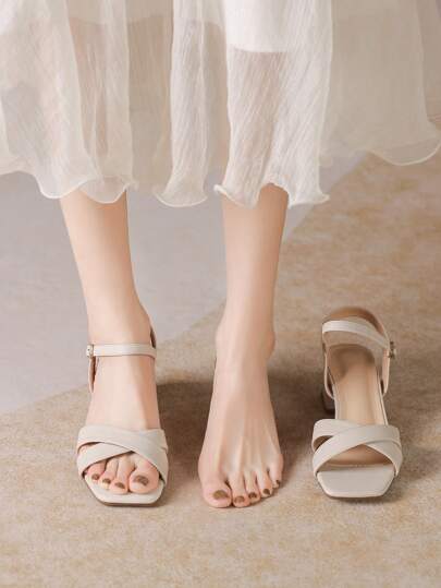 Wanita Criss Cross Chunky Sandal Tali Pergelangan Kaki Bertumit, Sandal Bertumit Luar Ruangan yang Elegan