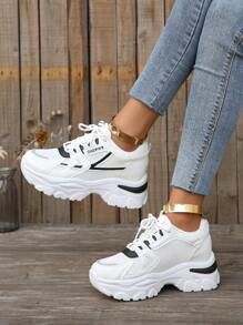 DareSee 女士字母图案系带坡跟运动鞋，运动休闲鞋，适合音乐节、Y2K 节日、返校季、秋季、圣诞节、冬季等场合，也是圣诞礼物的理想之选。