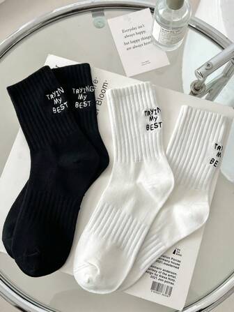 1雙女式字母刺繡百搭圓襪適合日常生活