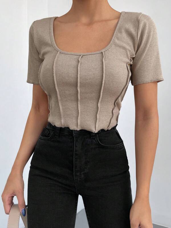 RueChic Tricou cu detaliu cusături cu decolteu