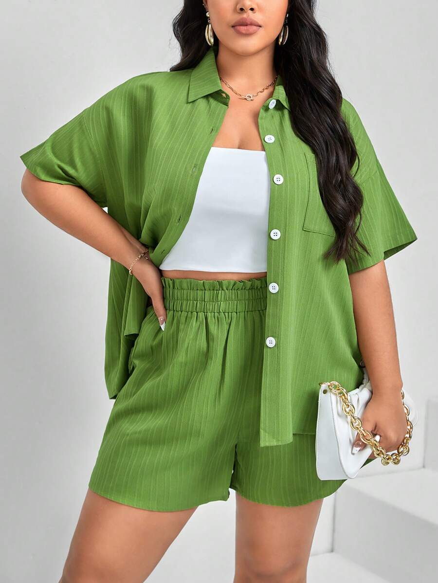 SHEIN Essnce Bộ thời trang Plus Size Nút phía trước Túi màu trơn Giải trí - màu xanh lá - Xem 1