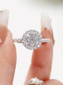 1入組魅力四射圓形方晶鋯石裝飾戒指適合女士適合婚禮週年紀念日首飾類情人節禮品 - 銀色 - 查看 2