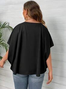 SHEIN Clasi 大碼印花鏈條細節不對稱領蝙蝠袖襯衫 - 黑與白 - 查看 2