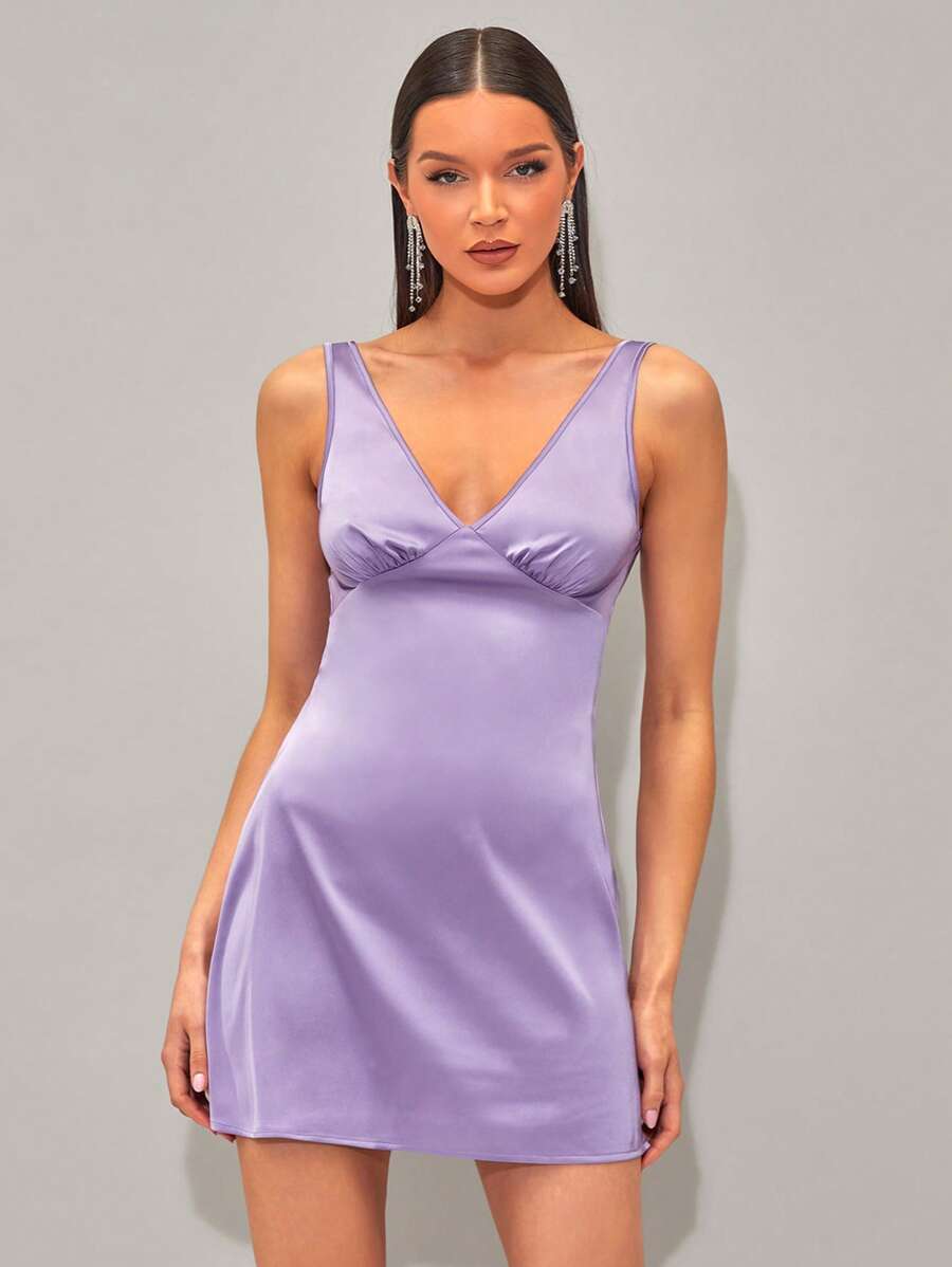 SHEIN BAE 素色雙V領緞面洋裝 - 紫丁香色 - 查看 1