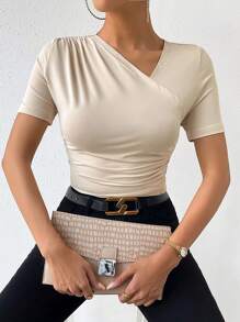 Chiquease Áo thun nữ Bất đối xứng Xù Trọn gói màu trơn Giải trí - Màu be - Xem 4