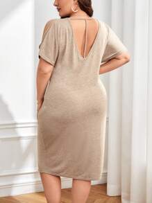 SHEIN Privé 大碼前扭結高衩挖肩洋裝 - 卡其色 - 查看 2