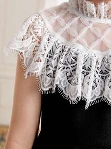 SHEIN Chicas Vestido con encaje en contraste de cuello alto - Negro - Ver 3