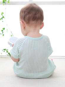 YOUQi 嬰兒男寶寶字母印花鈕扣前部可愛連體褲,適合休閒穿著 - 綠色 - 查看 2