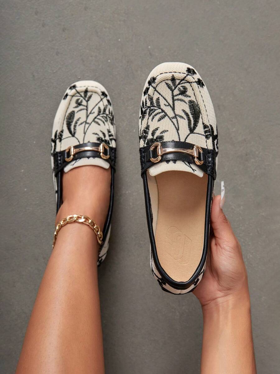 CUCCOO TILAWA 花卉刺绣马衔铁装饰平底乐福鞋 夏季度假鞋 夏季促销 返校鞋 大学生鞋 圣诞节 秋季 新年 假期 - 彩色 - 查看 1