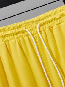 Manfinity Homme Loose Fit Men's T-Shirt With Letter Graphic & Drawstring Waist Shorts - Yellow - View 8